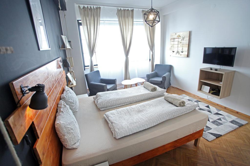 d.FIVE Inspire Apartment Budapest Extérieur photo