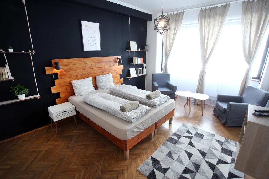 d.FIVE Inspire Apartment Budapest Extérieur photo